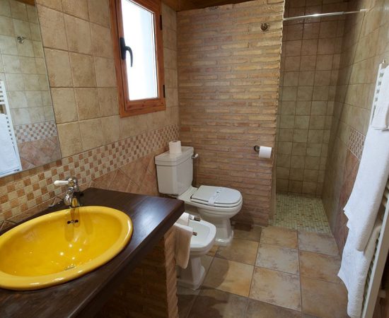 6-bano-hotel-posada-guadalupe-monroyo-matarrana-matarranya-teruel
