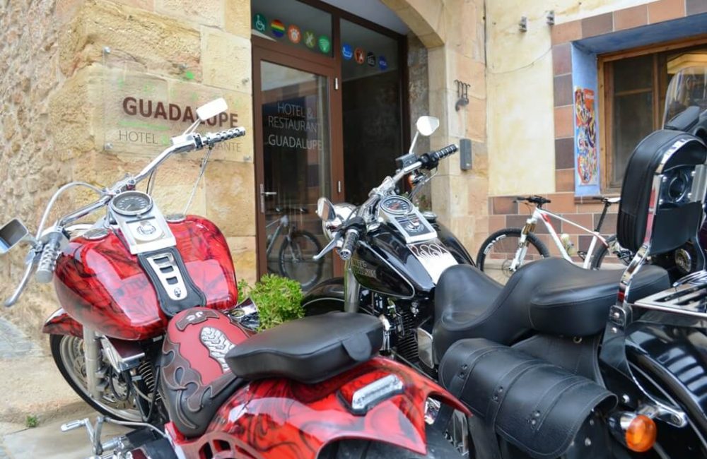 Hotel-bar-restaurante-Guadalupe-rutas-moteras-Matarraña-Teruel-Castellon-Taragona-3